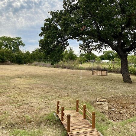 Pet Friendly Graham Home Route 66 At The Mistletoe Farm Exterior photo