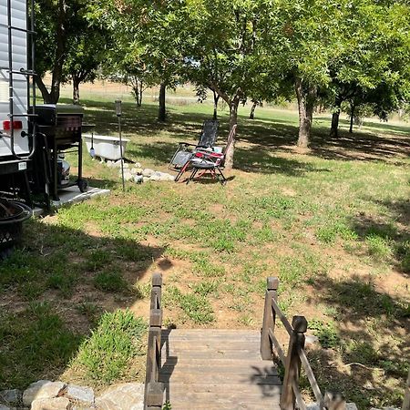 Pet Friendly Graham Home Route 66 At The Mistletoe Farm Exterior photo