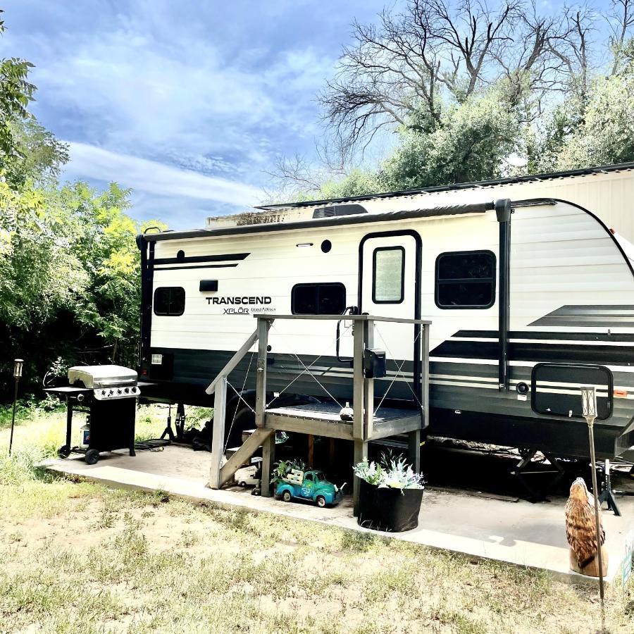 Pet Friendly Graham Home Route 66 At The Mistletoe Farm Exterior photo